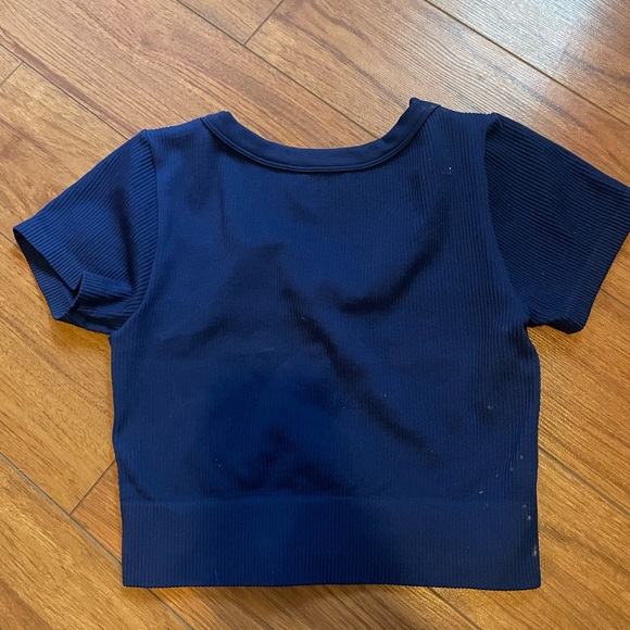 Bundle of garage tops - Picture 5 of 8